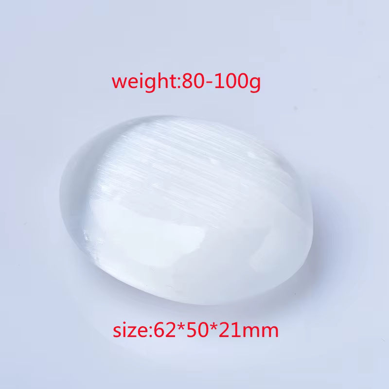 Harmonious Crystalloid Selenit Gips Stein in ovaler Form, weiß und gelb, als natürliches Mineral-Ornament zur Handmassage und Heilung - Bild 2