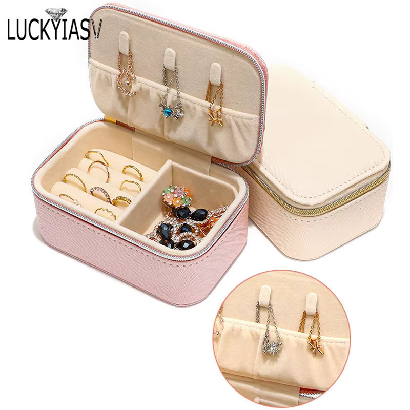Schmuckaufbewahrung sbox von luckyiasv aus Leder in Beige für Halsketten und Ohrringe - Bild 2