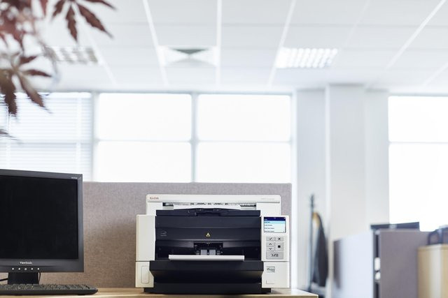 Kodak i4650 Dokumentenscanner in Weiß mit automatischem Dokumenteneinzug für 500 Blätter, 600 dpi Auflösung und bis zu 130 Seiten pro Minute via USB 3.0 - Bild 1