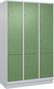 C+P Schließfachschrank Classic PLUS mit Sockel, 3 Abteile, Farbe Resedagrün und Grau, B/T/H: 120 x 50 x 195 cm - Bild 1