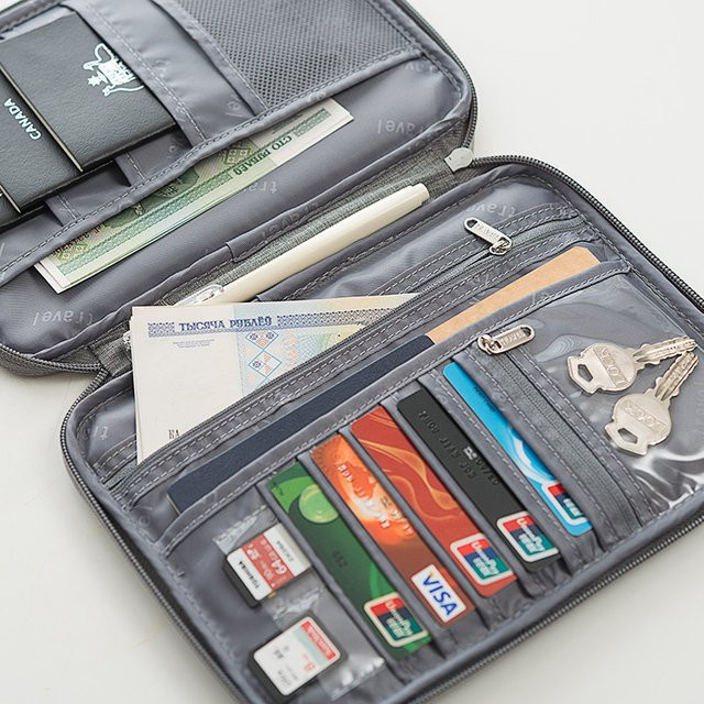 Wasserdichte Reisebrieftasche für Reisepässe und Dokumente als Organizer und Karteninhaber in Grau - Bild 1