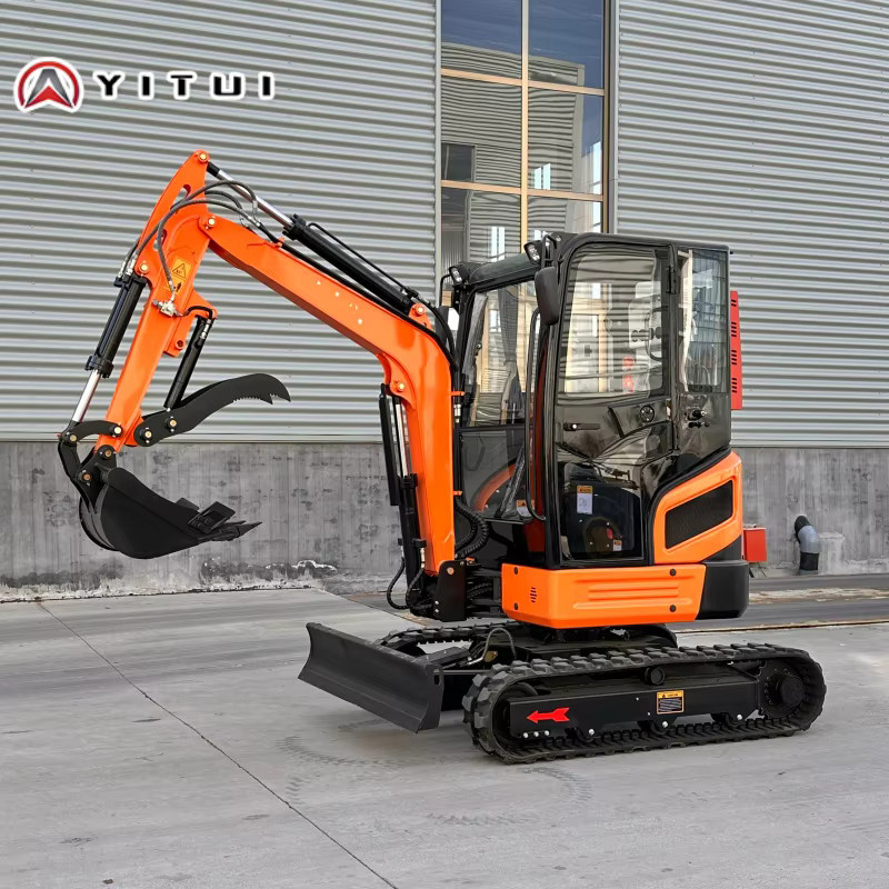 YITUI Minibagger 2,6 Tonnen in Orange mit verschiedenen Aufsätzen für Gartenbau, Bauernhof und Landschaftsbau - Bild 2