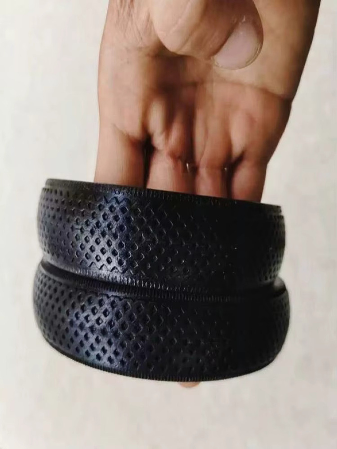 BABYZEN Ersatzrad für Kinderwagen aus Gummi mit geräuschdämpfenden Lagern in Schwarz - Bild 2