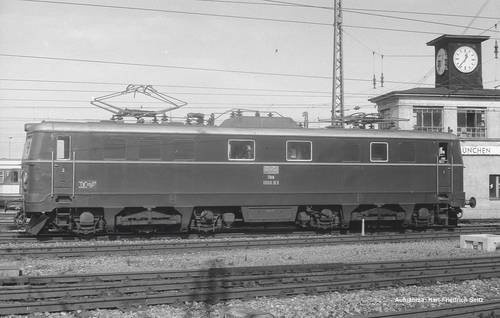 PIKO H0 Modellbahn E-Lok Rh 1010 der ÖBB in Grün - Bild 1