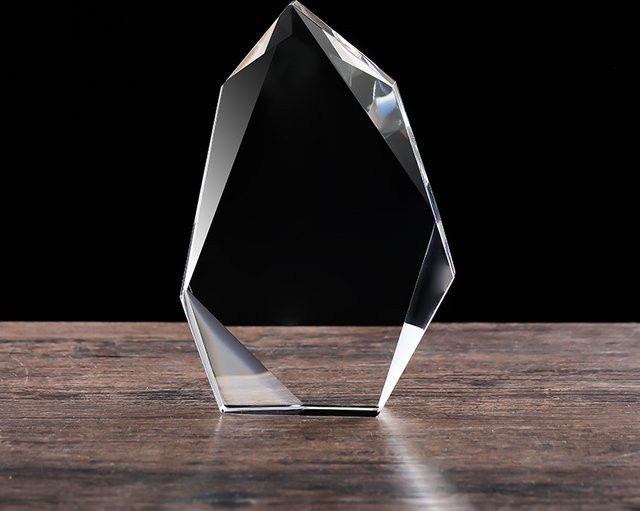 XTOOL Blanko K9 Kristall-Eisberg-Figur aus Glas in Transparent für Lasergravur und Foto-Geschenke - Bild 1