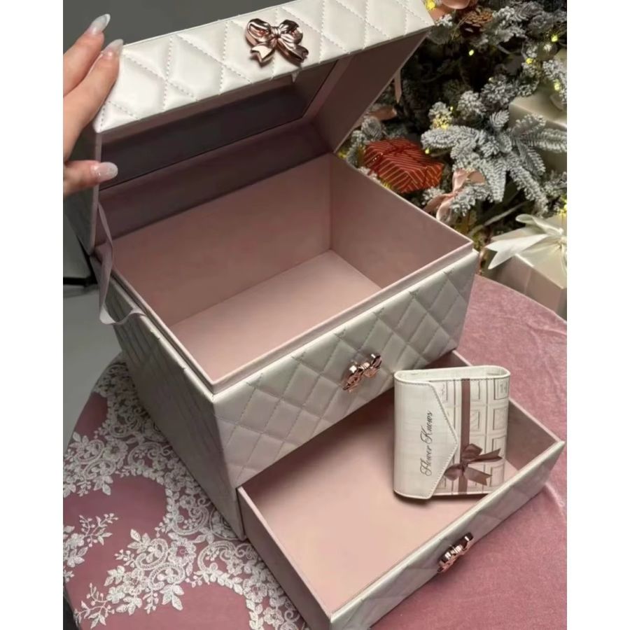 Flower Knows Make-up-Etui aus Leder in Weiß, limitierte Weihnachts-Edition als Schmuckschatulle und Kosmetiketui - Bild 2