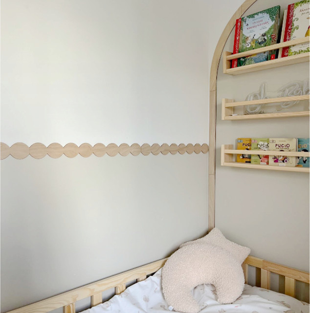 20 Stück Unbehandelte Holz-Zierleisten in Beige, Formgepresste Wandverkleidung und Stuhlschienen-Dekor - Bild 1