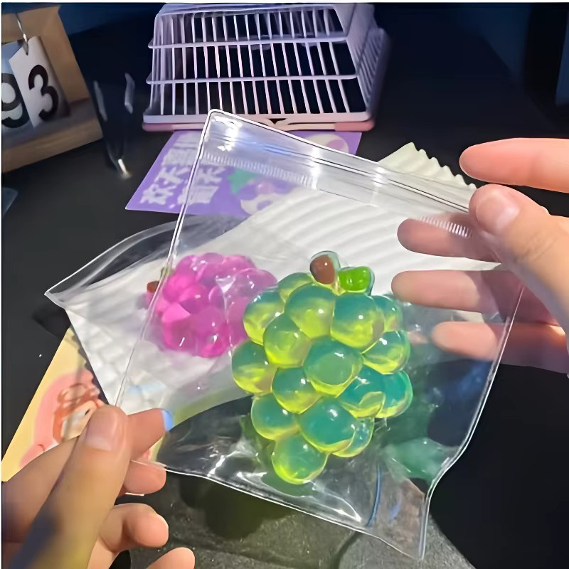 Squishy Fruit Grapes Fidget Toy, kreatives sensorisches Spielzeug, multicolour - Bild 2