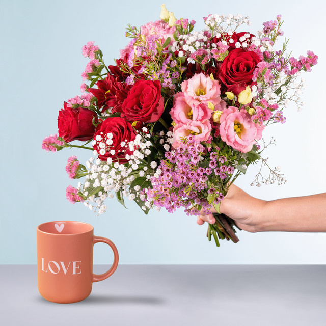 BLUME2000 Bouquet Liebesgrüße mit Becher Love rot pink lightpink - Bild 1