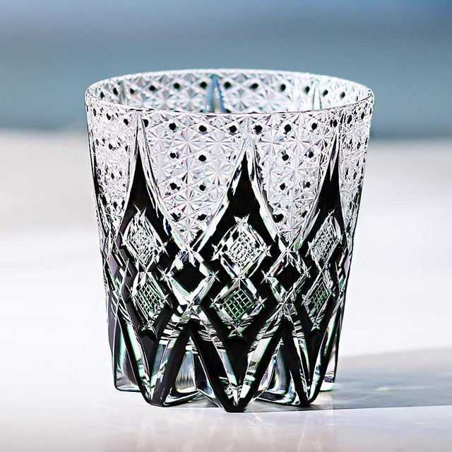 Handgefertigte Whiskeygläser im Edo Kiriko Stil von Yiran Furniture, Tumbler in Schwarz und Grün, 320 ml - Bild 1