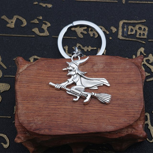 ZRM Anhänger Hexe Reiten Besen, Silber, Unisex, Vintage - Bild 1