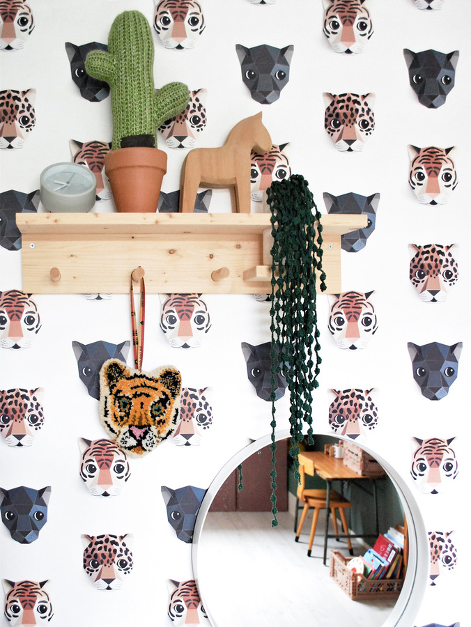 studio ditte Wallpaper Panthera in White und Beige mit Tiermotiv für das Kinderzimmer - Bild 2