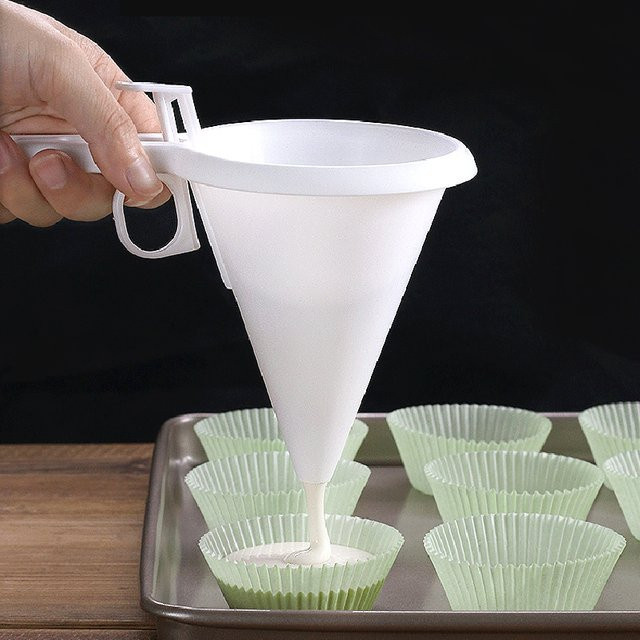 Einstellbarer Hand-Backtrichter aus Kunststoff für Teig, Creme und Schokolade in Weiß, B/T/H: 13,5 x 9,5 cm - Bild 1