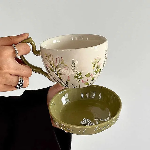 Keramik Frühstückstasse mit Deckel in Pink im floralen Retro-Bauernhaus-Stil - Bild 1