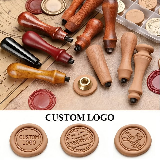 Individueller Keramik-Tonstempel mit eigenem Logo und Vintage-Holzgriff in Mehrfarbig für dein DIY-Design - Bild 1