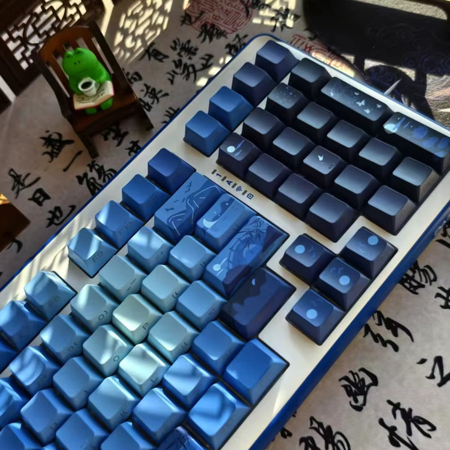 Bright Moon Keycaps Set für mechanische Tastaturen in Cherry Profil mit Dye-Sub Double Shot und Seitenbeschriftung für Hintergrundbeleuchtung, Farbe: Blau - Bild 5