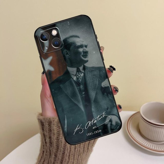 Handyhülle mit Türkischer Atatürk Flagge für iPhone Modelle in Schwarz von mart114 - Bild 1