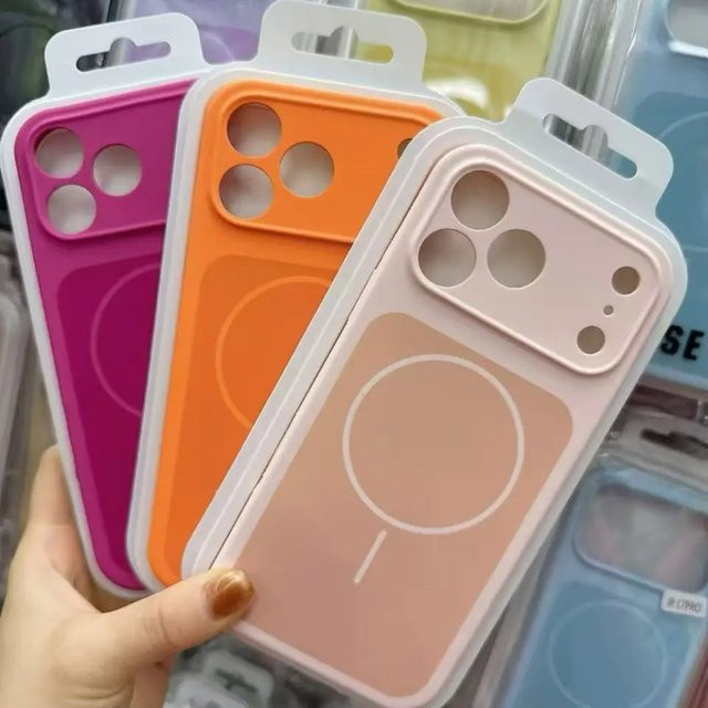 Apple MagSafe Flüssigsilikon-Magnethülle für iPhone 17 Pro Max, iPhone 17 Pro und iPhone 16 in Orange, stoßfeste Schutzhülle mit Wireless Charging Unterstützung - Bild 1