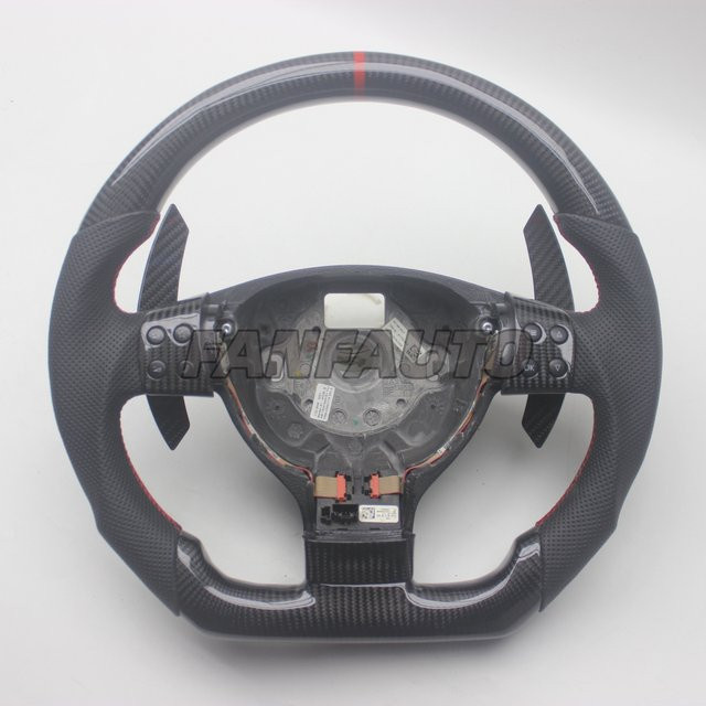 Carbon Lenkrad mit Schaltwippen für Volkswagen Golf 5 Mk5 GTI, Jetta, Bora, R36, R32, EOS und Passat B6 in Schwarz - Bild 1