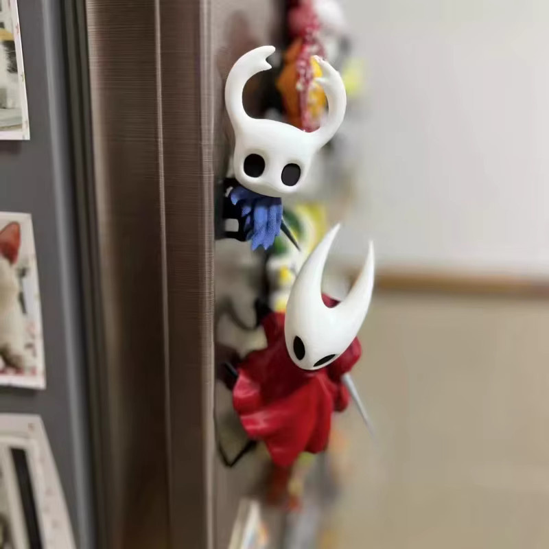 Bandai Hollow Knight Hornet Silksong Action Figur Magnet Kühlschrank Ornament in Blau und Multicolor - Bild 3