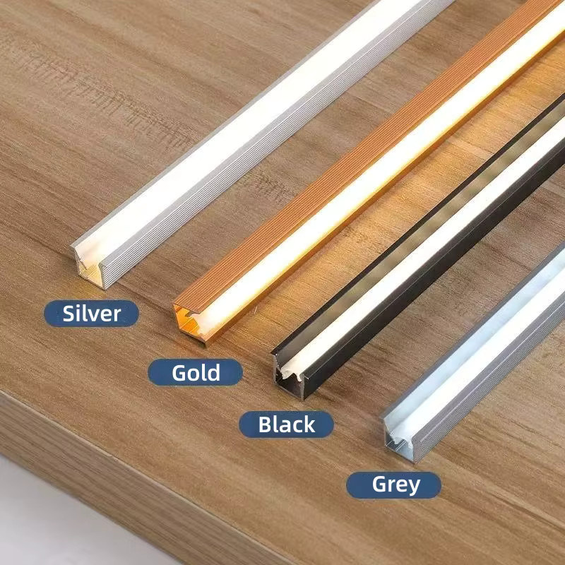 Ultradünnes LED-Aluminiumprofil für COB-Streifen in Warmweiß, Einbau-Lichtleiste mit 45 Grad Neigung für Möbel wie Kleiderschränke und Bücherregale, B/T/H: 1 x 1 x 1 cm - Bild 4