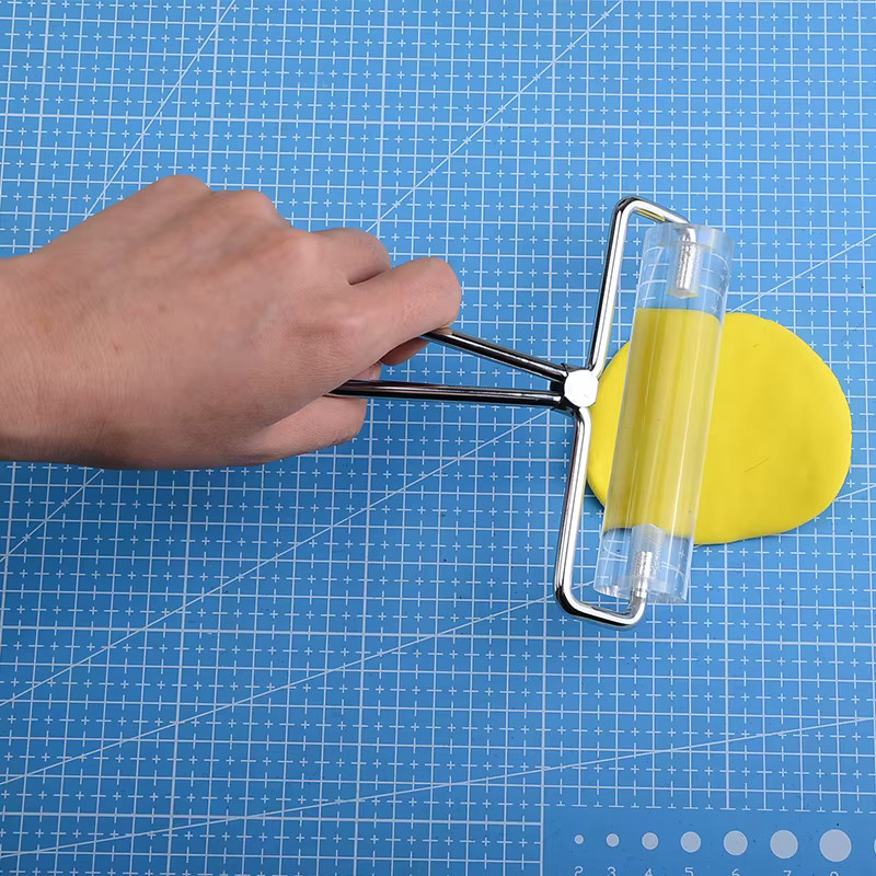 Transparente Acryl-Nudelwalze mit Metallgriff für Fondant und Ton-Plastilin - Bild 2