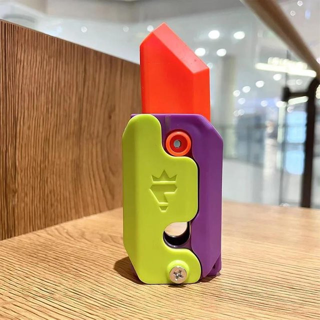 Yiran toy 3D-Druck Schwerkraftmesser Fidget Spielzeug Karotte Radieschen grün - Bild 1