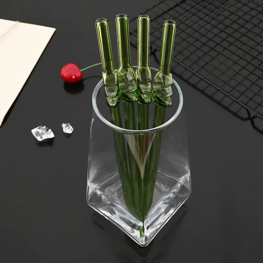 Weihnachtsbaum Glas Stroh Set aus Borosilikatglas in Transparent und Grün mit Reinigungsbürste für Cocktails, Tee und Säfte - Bild 3