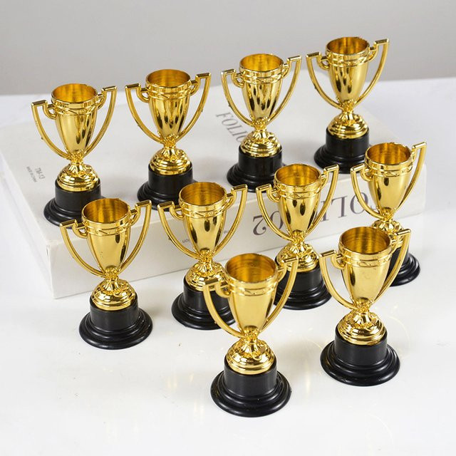 xunyihappy Goldene Mini Trophäe, 5-teiliges Set, Kunststoff - Bild 1