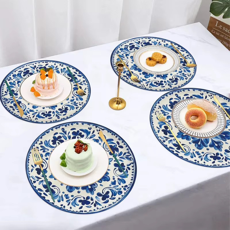 VIKAMA 4er Set Tischsets mit blau-weißem Blumenmuster, rund, rutschfest und hitzebeständig, Farbe: Blau-Weiß - Bild 2
