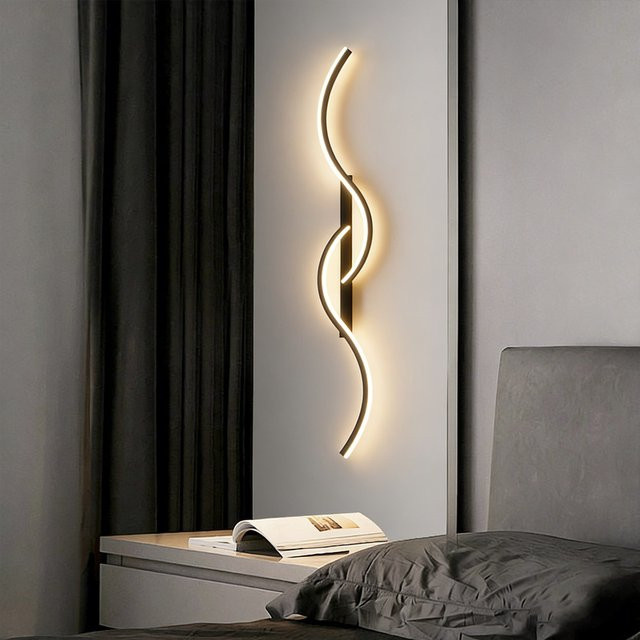 Moderne LED Wandleuchte DARHYN aus Aluminium in Weiß mit warmweißem Licht für Wohnzimmer, Schlafzimmer und Flur - Bild 1