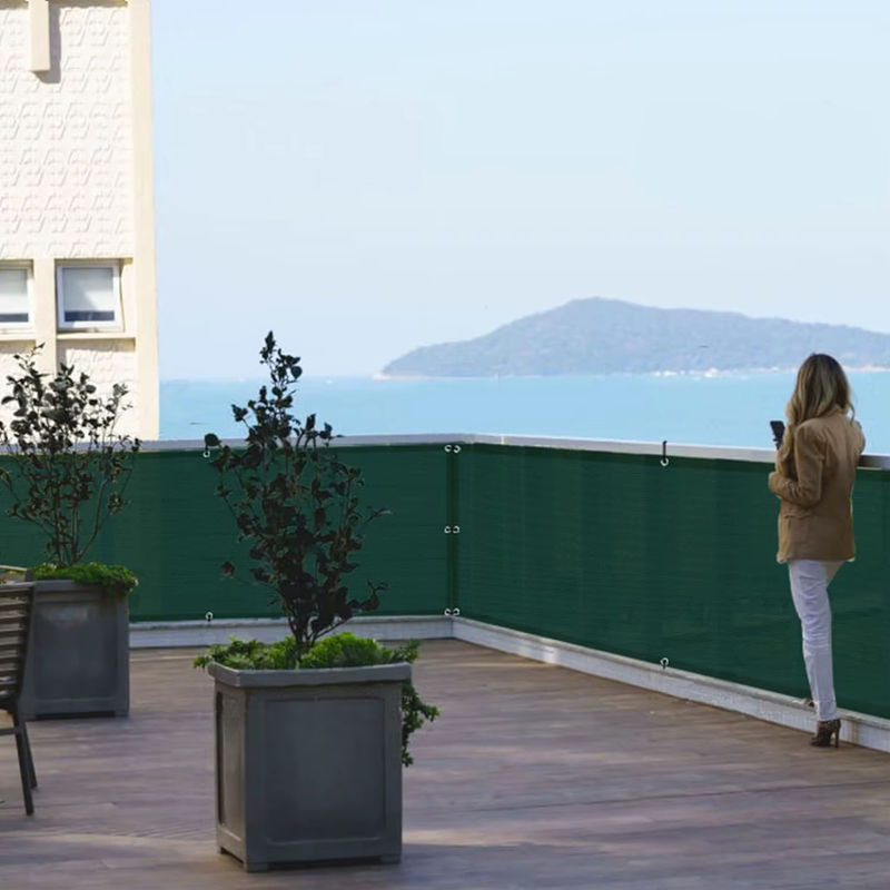 Dunkelgrüner Balkon Sichtschutz aus HDPE-Stoff mit Ösen und UV-Schutz, B: 91,44 cm, H: 304,8 cm - Bild 5