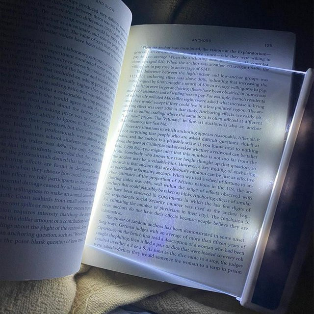 KDULIT LED-Buchlicht in Weiß mit flachem Panel als augenschonende Leselampe und tragbares Nachtlicht für Reisen und das Bett - Bild 1