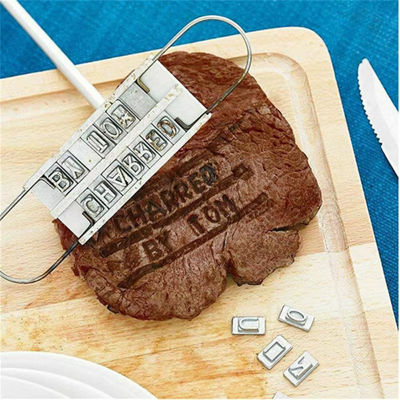 Grillwerkzeug mit Holzgriff in Silber für Steak und Partys - Bild 2