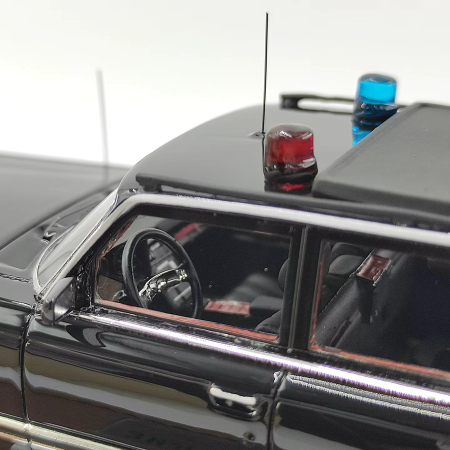 ASOTY ZIL-41072 Limousine, Harzmodell, Schwarz, 1:43, ab 14 Jahren - Bild 2