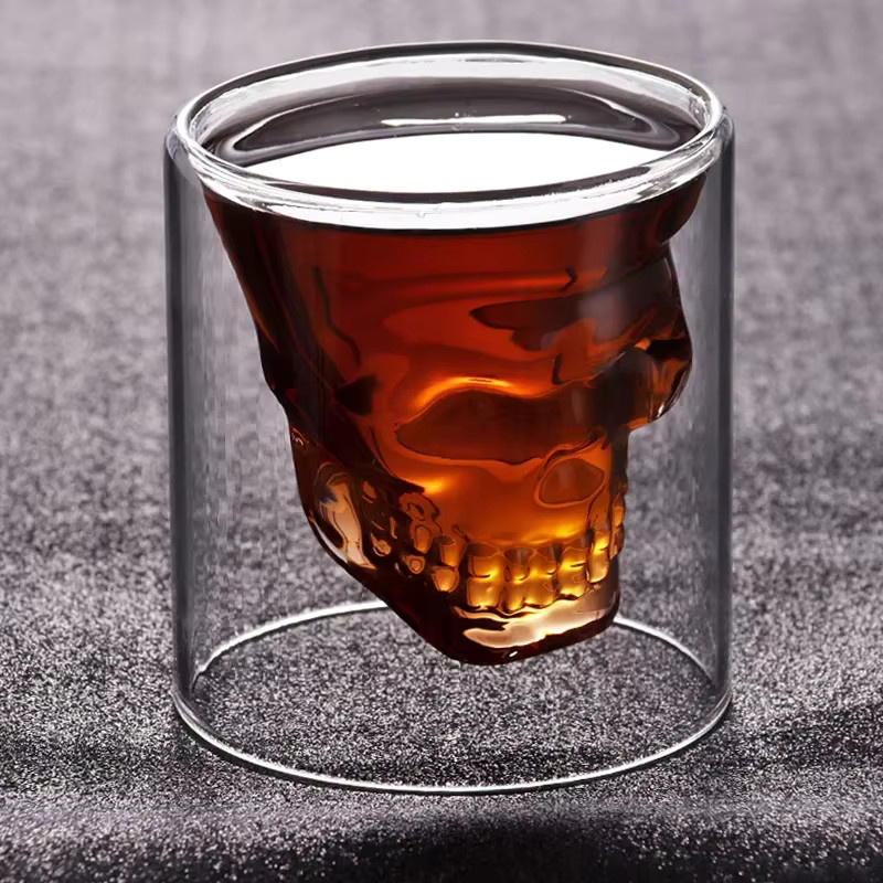 Kreativer Totenkopf-Glasbecher in Transparent, ideal für Wodka oder Bier - Bild 4