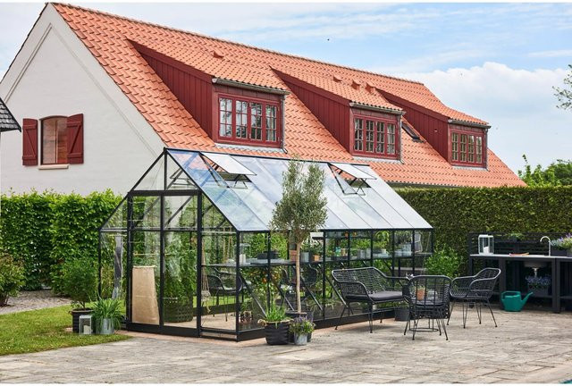 Halls Gewächshaus Qube+ QUBE 8 in Schwarz mit Sicherheitsglas und Aluminiumrahmen für die Pflanzenzucht im Garten - Bild 1