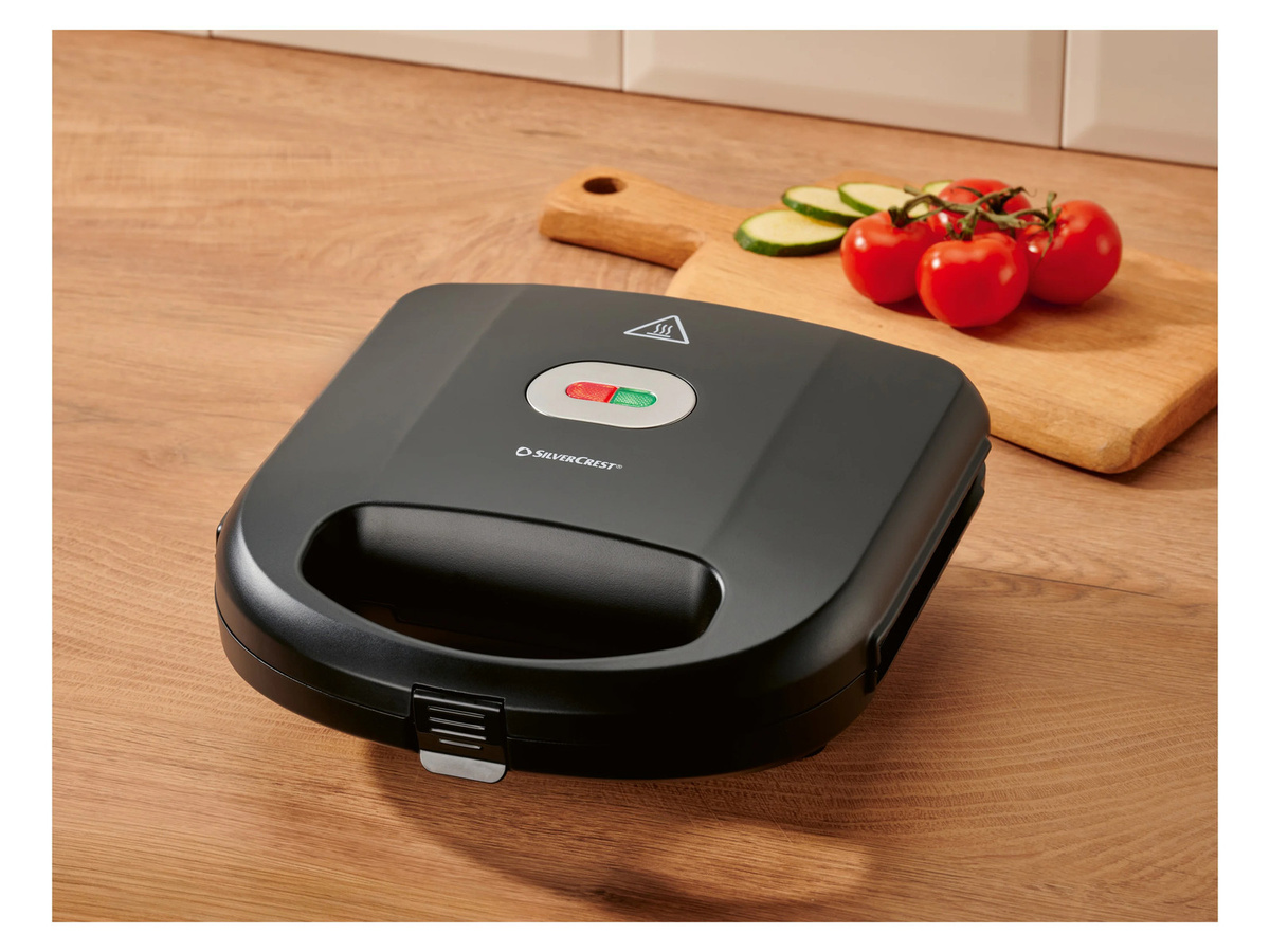 SILVERCREST Sandwichmaker SSWM 750 C3 in Schwarz mit Kabelaufbewahrung - Bild 2