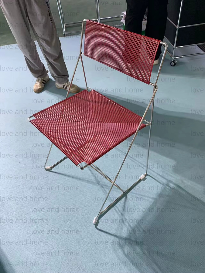 Stapelbarer Esszimmerstuhl von lohoym aus verchromtem Edelstahl in Silber und Weiß im minimalistischen Design - Bild 2