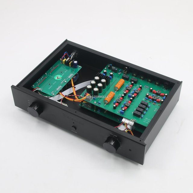 MBL6010D Symmetrischer Audio-Vorverstärker mit verbesserter Fernmotor-Lautstärkeregelung in Schwarz - Bild 1