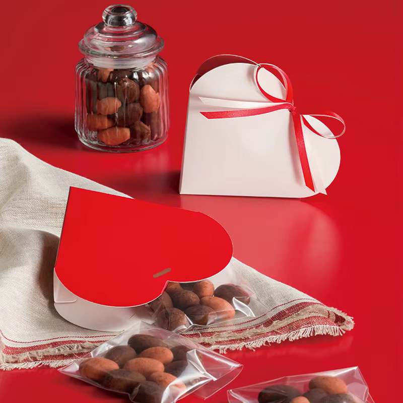 10 Stück rote herzförmige Papier-Süßigkeitsschachteln mit Band als Geschenkverpackung für Valentinstag und Hochzeiten - Bild 3