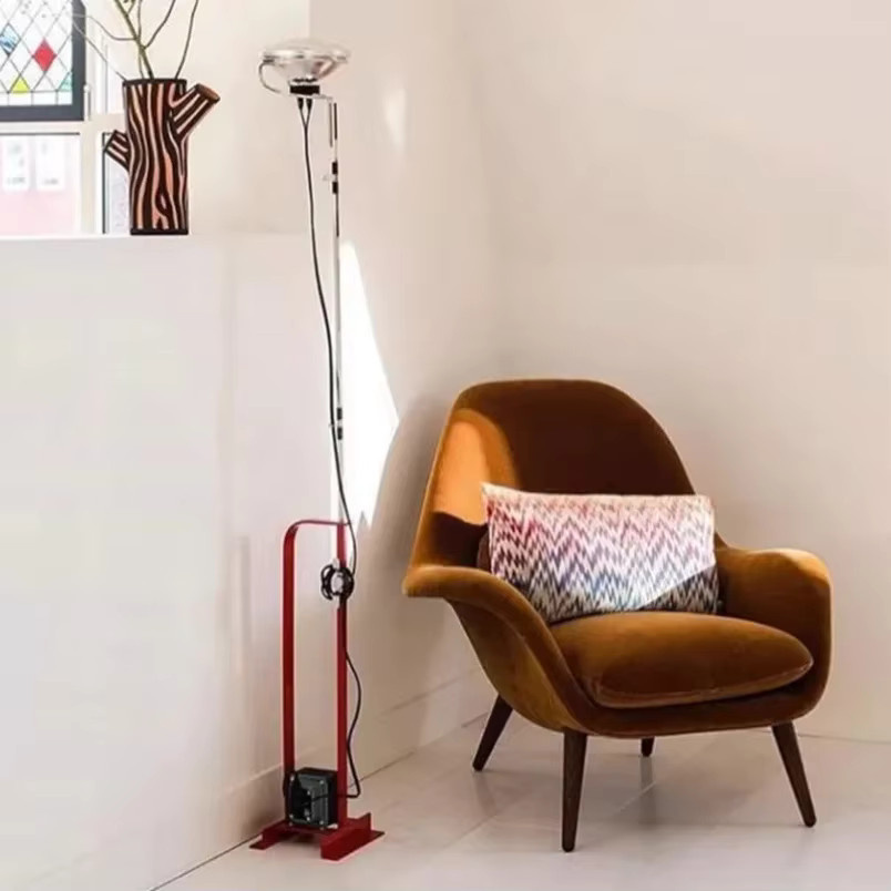 Toio Stehlampe in Italienischem Design aus Metall in Schwarz Weiß Rot und Chrom für Wohnzimmer Büro und Schlafzimmer - Bild 3