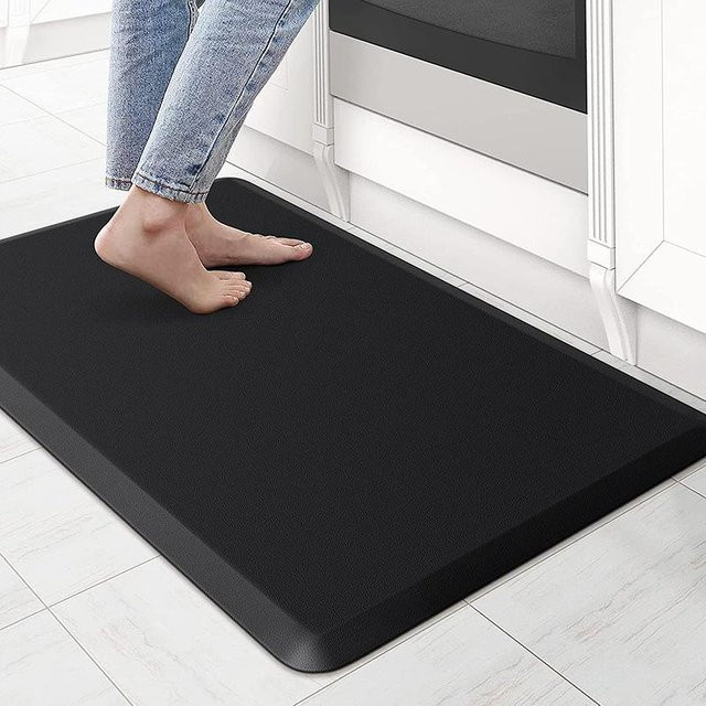 Anti-Ermüdungs Küchenbodenmatte aus PVC-Leder in Schwarz, rutschfest und schmutzabweisend, B/T/H: 71 x 44 x 1,2 cm - Bild 1
