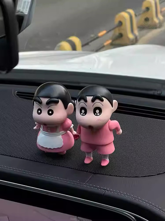 52TOYS Crayon Shinchan Anime Actionfigur Rosa Rosenmädchen-Paar als Sammlerstück für die Desktop- oder Auto-Dekoration - Bild 5