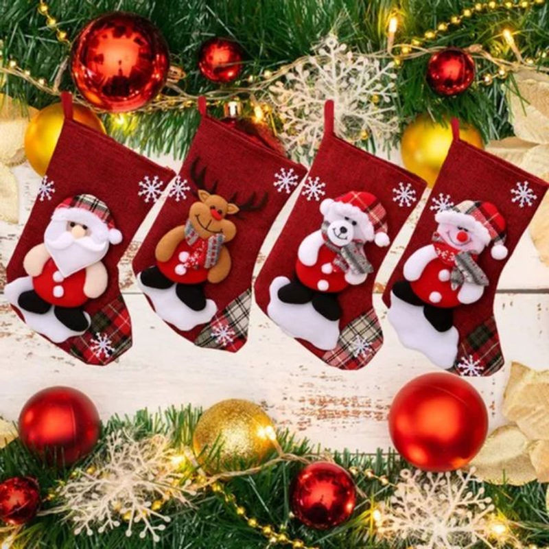 4-teiliges Plüsch-Weihnachtsstrumpf-Set mit Weihnachtsmann, Schneemann, Rentier und Bär in Rot für deine Weihnachtsdekoration - Bild 1