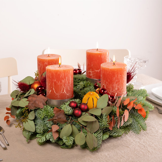 Moderner Adventskranz Lichterglanz von Blume2000, Tischkranz in Rundform mit Kerzen, Farbe: Grün, Rot, Orange, Durchmesser: 35 cm - Bild 1