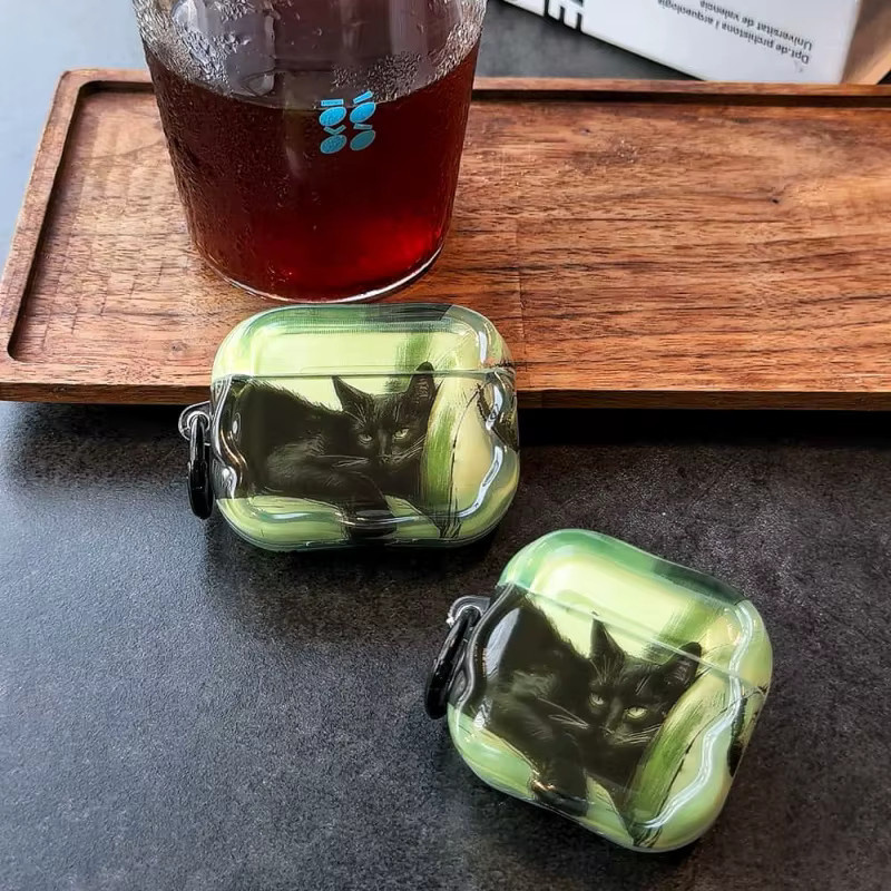 Glänzende Katzenkopfhörerhülle in Mintgrün und Schwarz für Apple AirPods (kompatibel mit AirPods 1, 2, 3, 4, Pro, Pro 2, Pro 3) inklusive schwarzem Schlüsselring - Bild 5