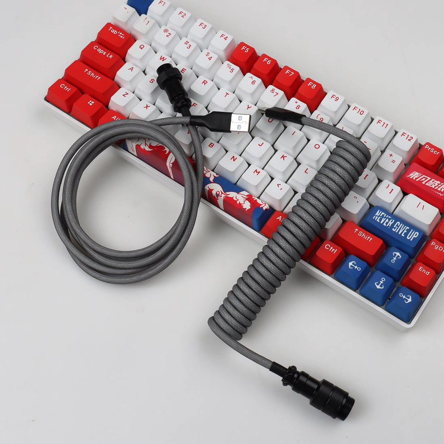 LANO USB-C auf USB-A Datenkabel mit doppelter Ummantelung in Schwarz-Weiß-Rot für mechanische Tastaturen - Bild 1