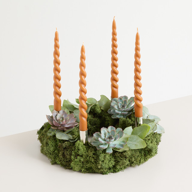 DIY Adventskranz Cinnamon Lover von BLUME2000 in Grün, Silber und Orange mit Stroh, Islandmoos und Eukalyptus für die Weihnachtszeit - Bild 1