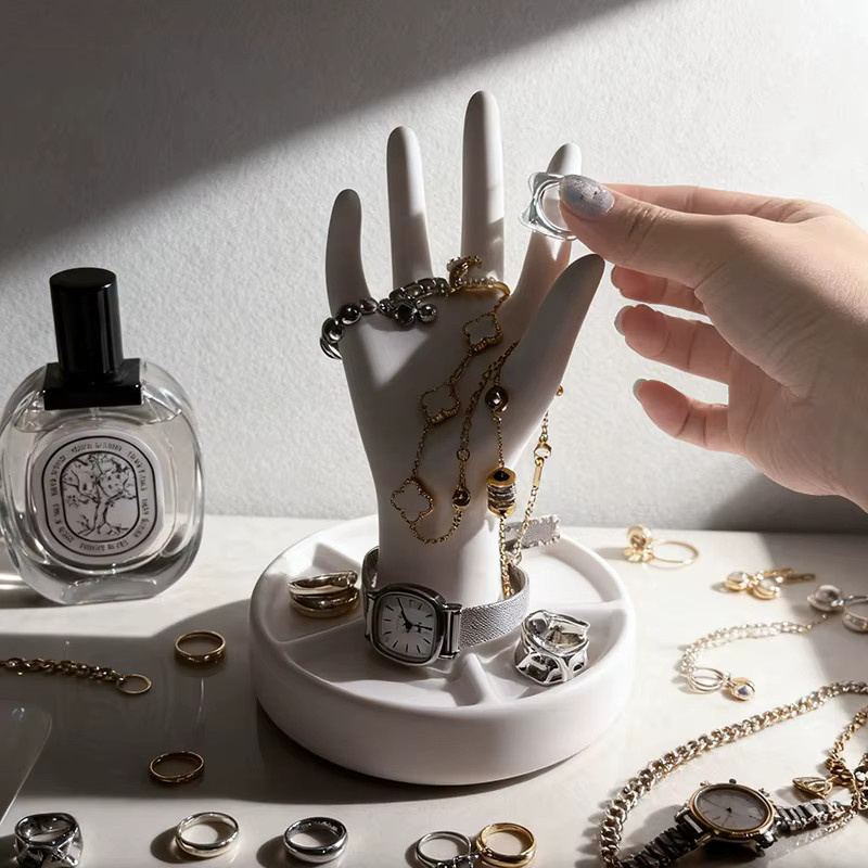 Moderne Schmuckablage aus Keramik in Palm-Design, weiß, Desktop-Organizer für Ringe und Halsketten - Bild 4